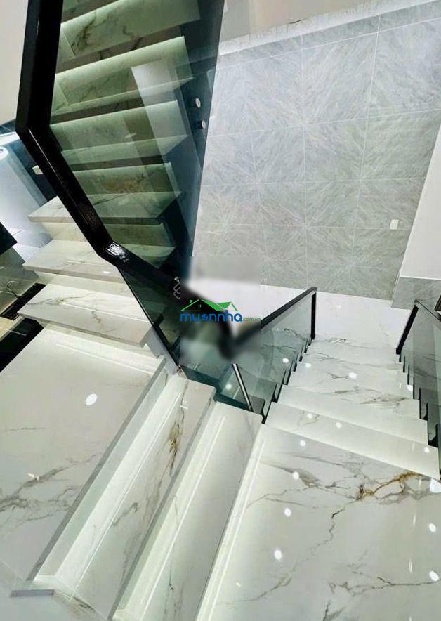 Quận 7, nhà 2 tầng ,dt 60m2 m2, ngang 4m, 10m ra hẻm xe hơi -4pn - lý phục man thông 458 htp - 4