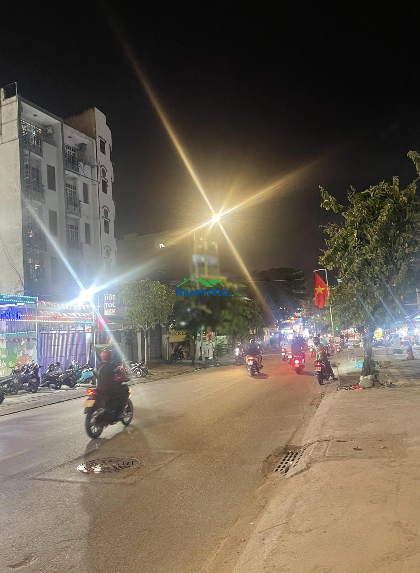 5.8tỷ trung tâm bình thạnh 57m2 4 tầng btct sân thượng 5pn có sân rộng rãi để xe gần chợ bà chiểu - 3