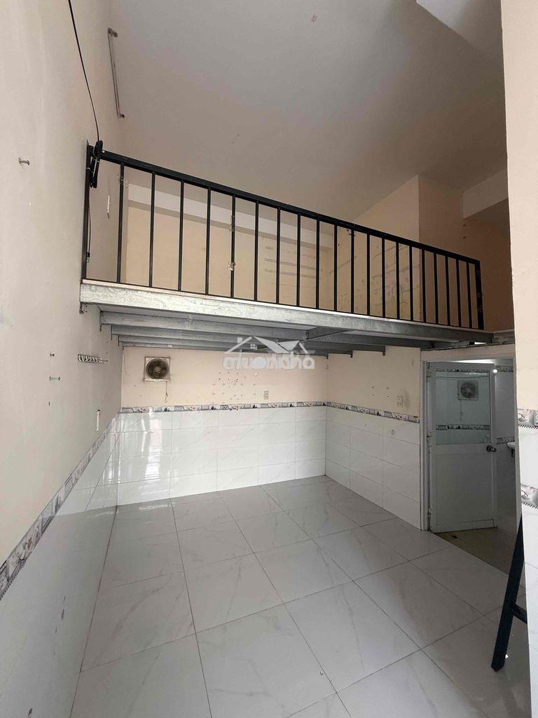 Phòng có gác 20m2 ngay ngã tư nước đá - 2