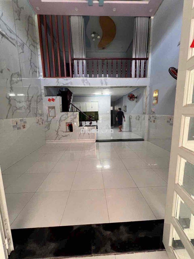 Nhà phú mỹ , mặt tiền dx 43 nhựa 7m. 5x30m 3pn 4wc .