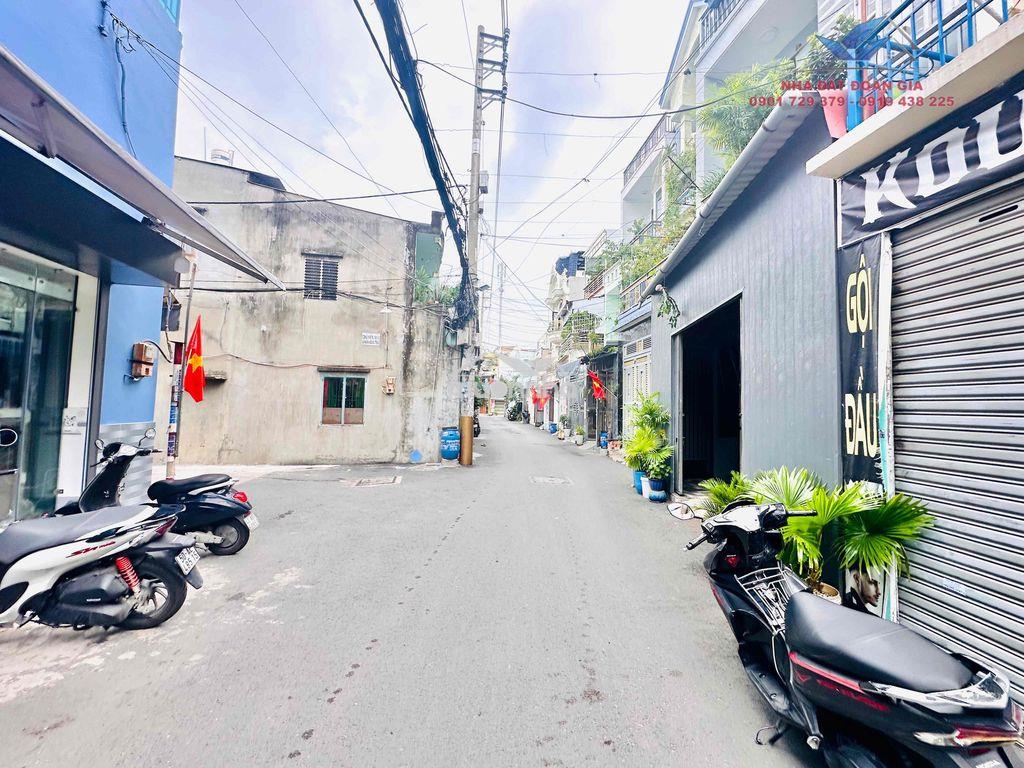 Bán nhà 4m x 16m 2 tầng góc 2 mặt tiền hẻm thông đường hiệp thành 43 - 2