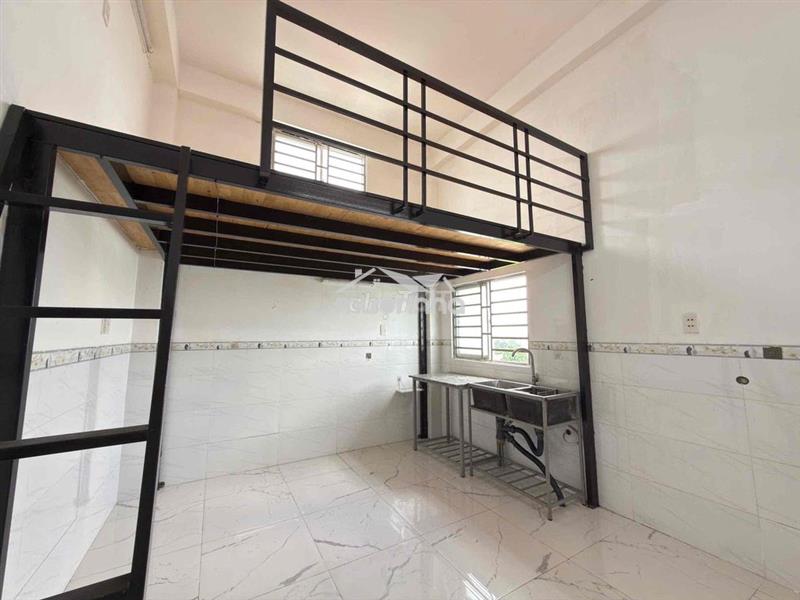 Gác cao đứng được_kế đại học nttu_nhà xe thang máy_tô ngọc vân