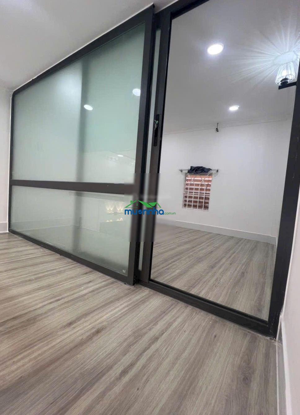 Bán nhà riêng ở chợ bà chồi, 800 triệu, 19,5m², đẹp xuất sắc, nhiều tiện ích