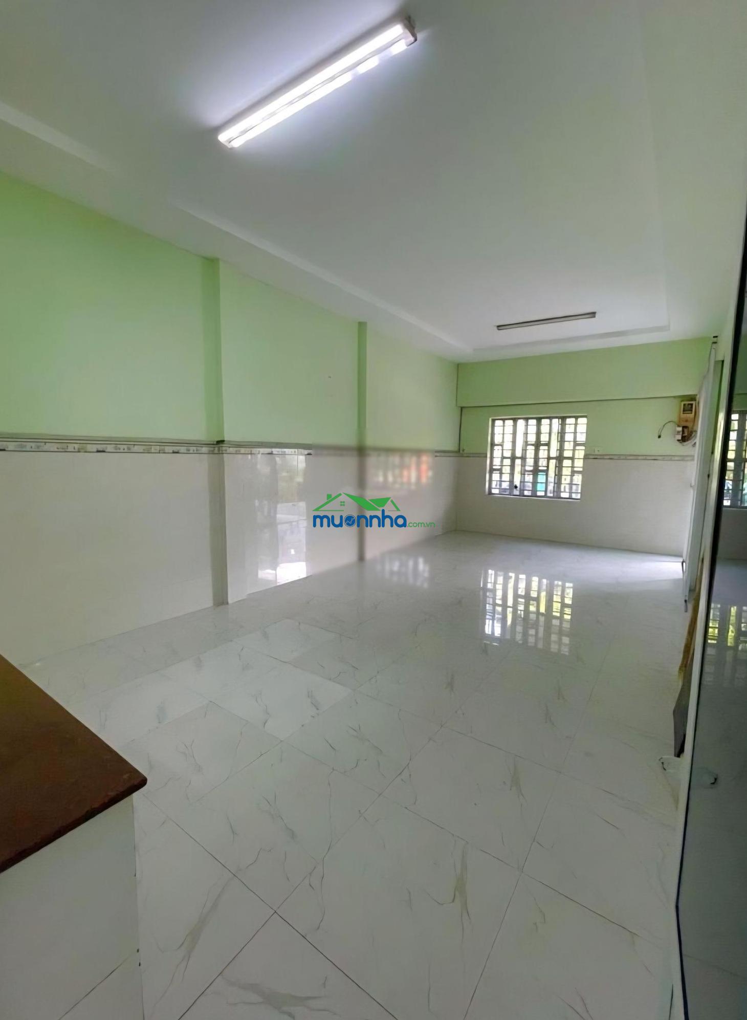 Nhà ngang 8m hiếm 112m 2 tầng gần ngã năm vĩnh lộc chỉ 4.x tỷ - 4