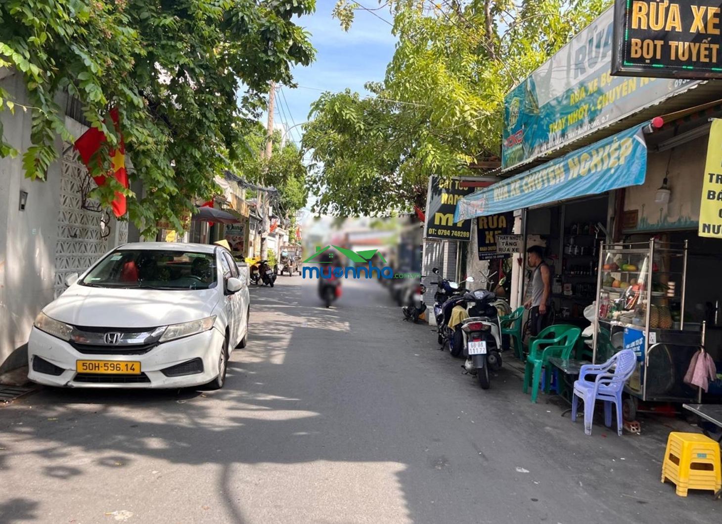 Bán nhà 2 tầng ngay chợ bùi văn ba, vừa ở vừa cho thuê dòng tiền sẵn 30 triệu, giá 9 tỷ x - 4