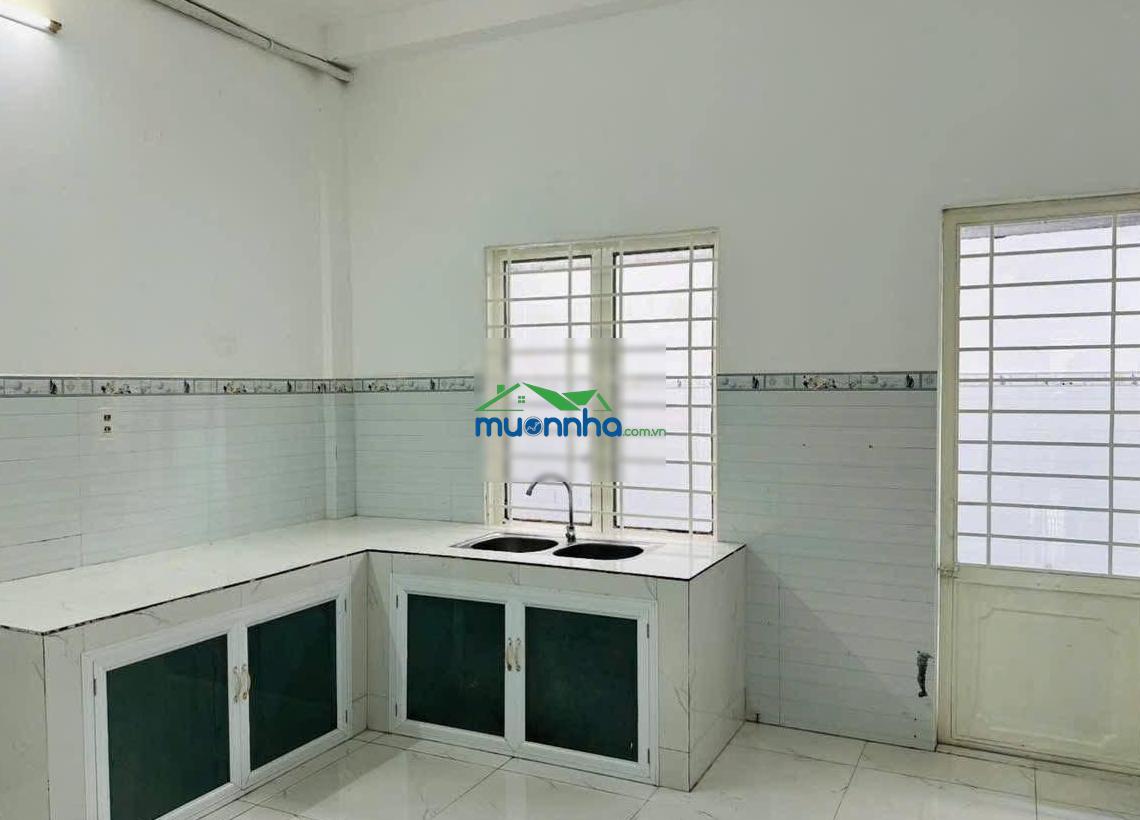 Dọn vào ở ngay nhà ngay chợ bờ ngựa giá tốt chưa đến 2tỷ - 2
