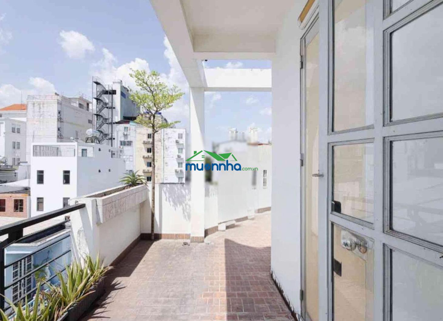 Nhà đẹp cạnh phú mỹ hưng 135m chỉ 12 tỷ