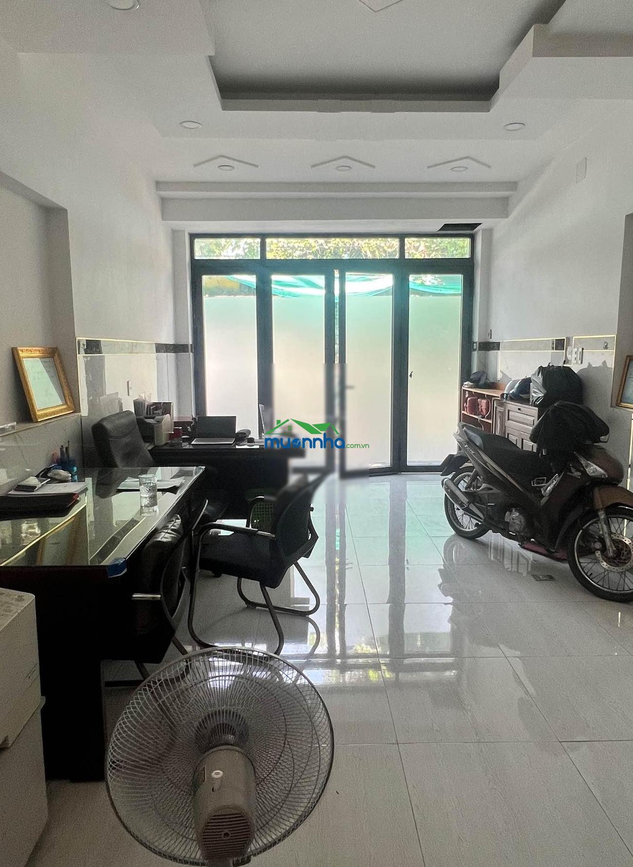 Giảm sốc 300 triệu giá mới chỉ 6.1 tỷ nhà đẹp hẻm xe hơi tránh gần lê văn việt - 3