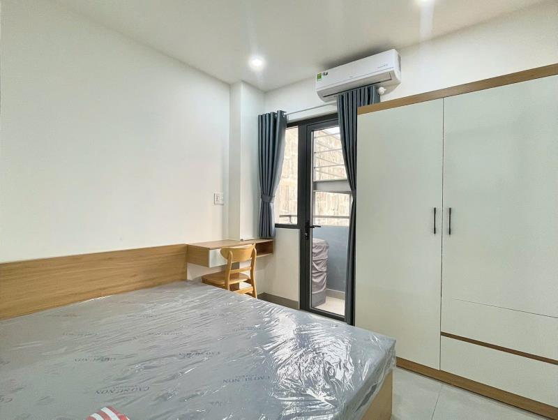 Cho thuê căn hộ 1 phòng ngủ ban công xô viết nghệ tĩnh thang máy, gần đh ngoại thương, hutech & uef gần hàng xanh quận bình thạnh