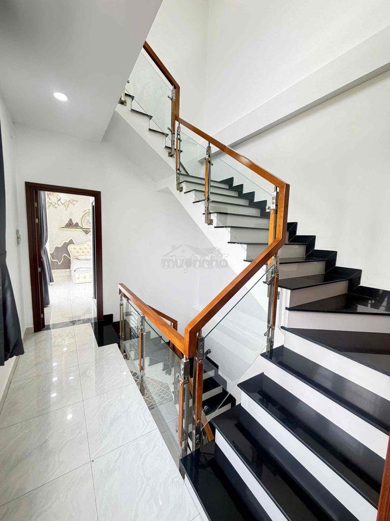 Căn góc 4.4 x 18 - nhà đẹp 4 tầng - hẻm 8m thông - ngay mã lò - 3