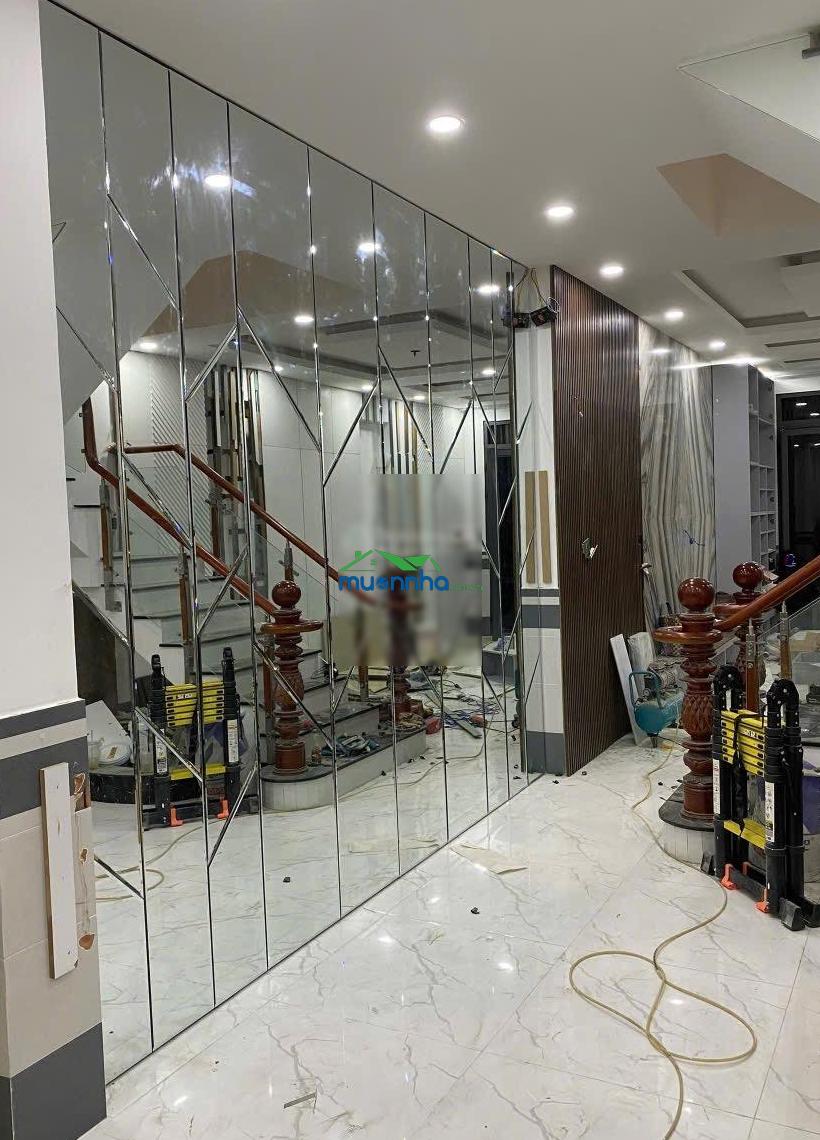 - Quận 8 nhà đẹp, chủ ngộp cần bán, anh chị nhanh tay có giá tốt, 4pn 5wc, phù hợp cho đại gia đình - 4