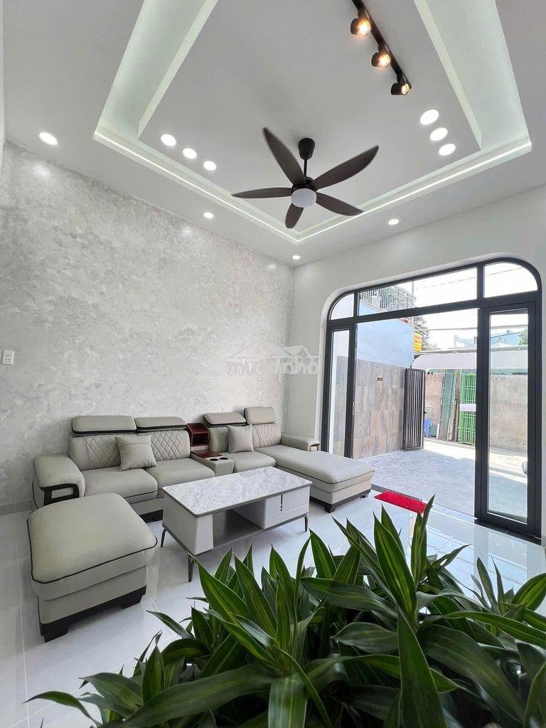 Hạ giá 200 triệu bán nhà trệt lầu mới xây ngay cuối đồng khởi - 2