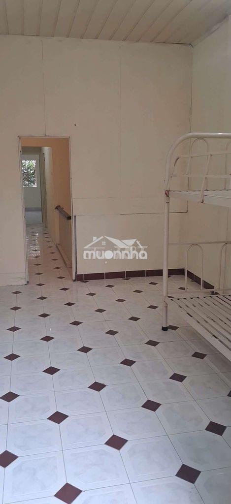 Cho thuê tầng 1 hẻm xe tải 3 phòng ngủ - 2