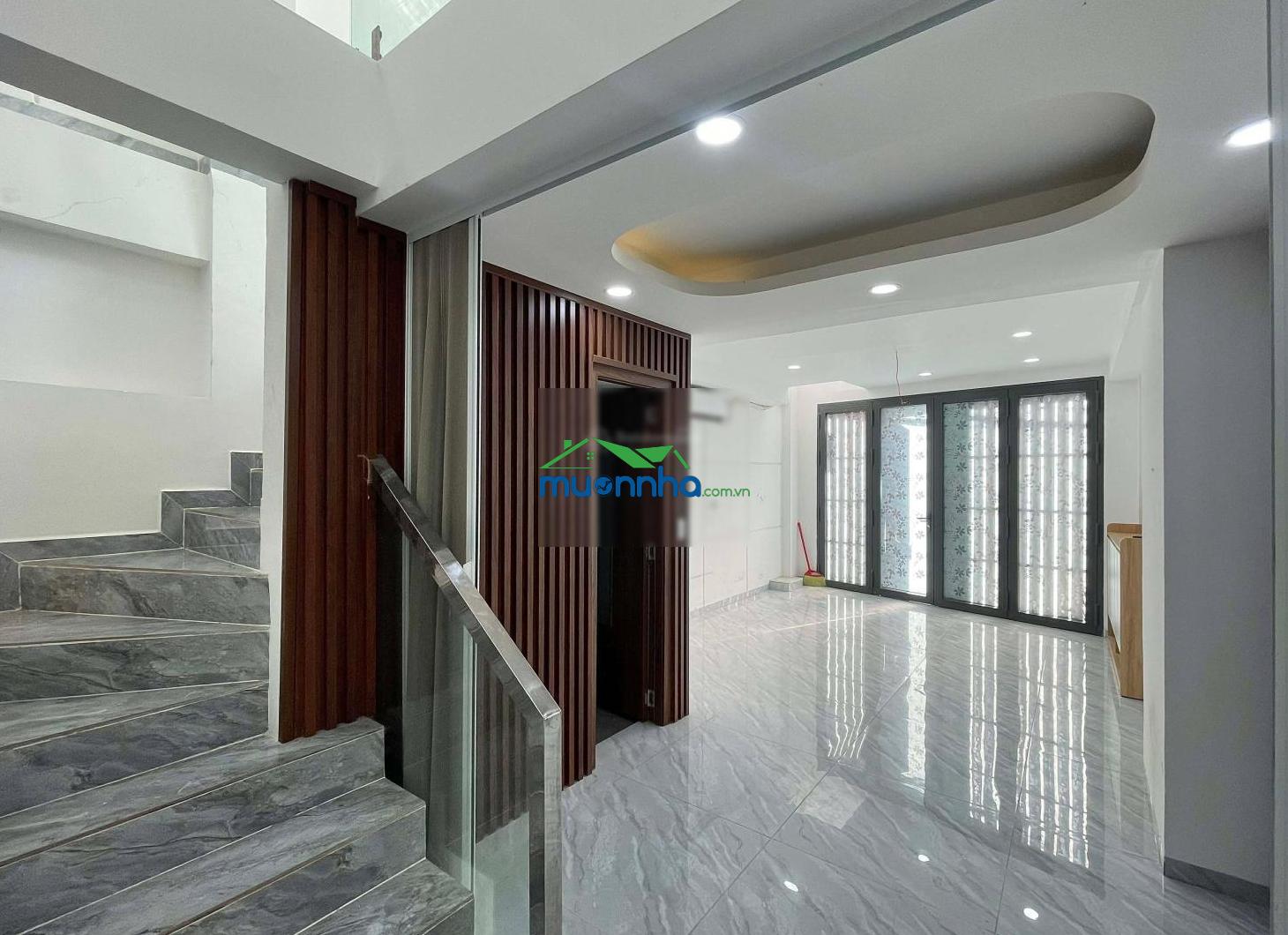 Hẻm xe hơi 5m - sát mặt tiền - nở hậu - 4