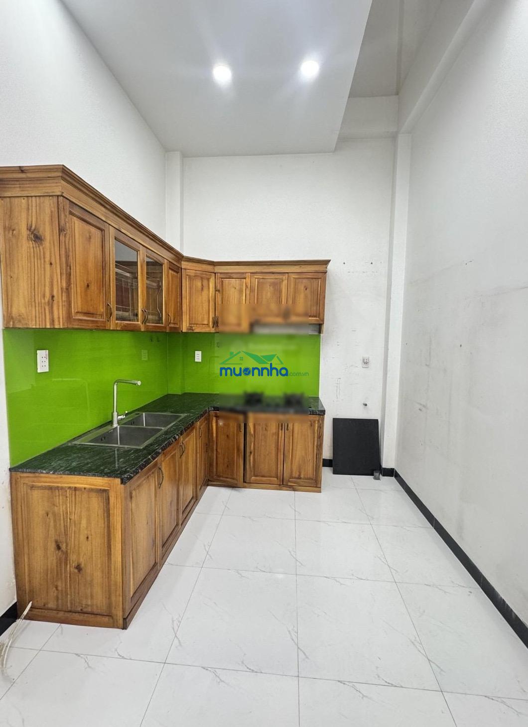 Chỉ 4,2 tỷ, nhà shr 50.3m2 3 tầng 4pn ô tô tận cửa, trường lưu long trường