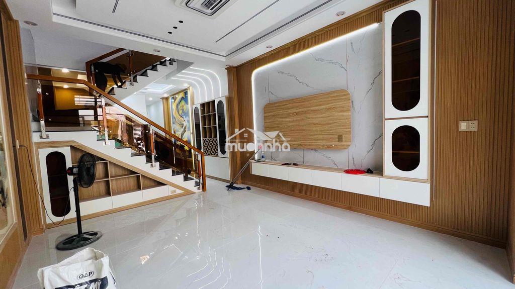 Bán gấp nhà 1 trệt 1 lầu cổng sau pouchen - 3,8 tỷ - 2