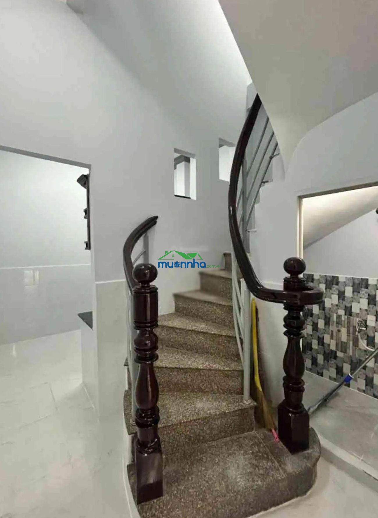 Quận 11 $ giảm giá mới 7.18 tỷ tl bán nhà lạc long quân - nhà đẹp ở ngay - 3 tầng có sân thư