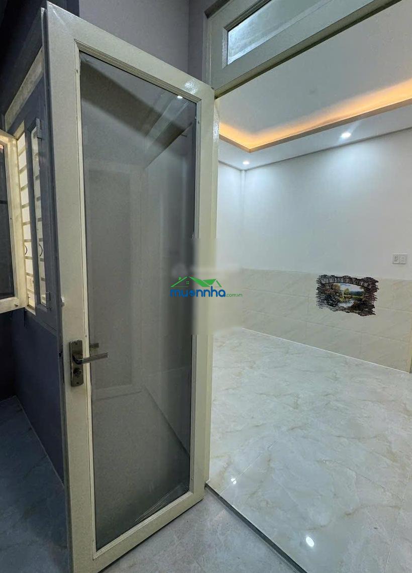 Vị trí đẹp ngay đường văn cao - nguyễn sơn, nhà mới ở ngay, xây rất kiên cố, giá hợp lý, bỏ là tiếc - 2