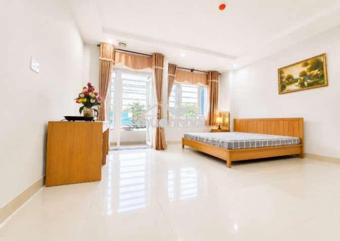Phòng 50m² cao cấp, full nội thất, có ban công