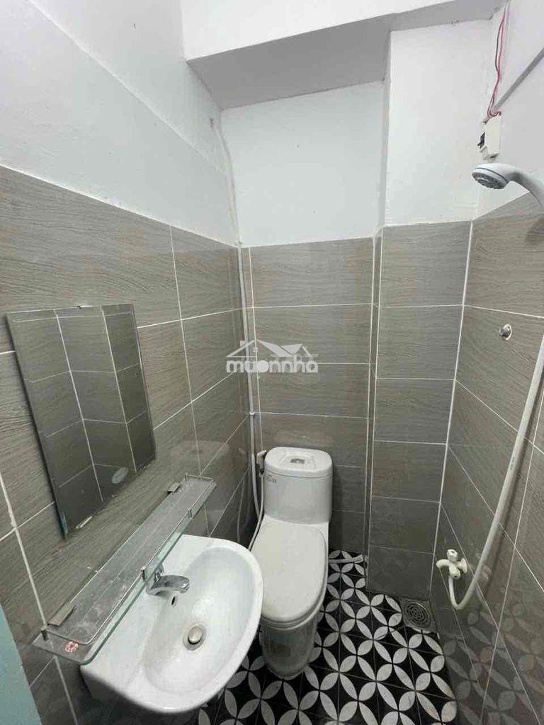 Cho thuê phòng ban công 3tr5 q10 gần ueh - 3
