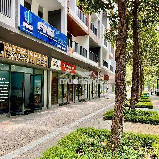Nhà phố xây sẵn – sát vòng xoay wtc đặc biệt thanh toán trong 5 năm - 2