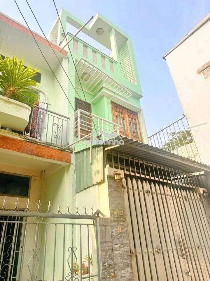 Hơn 5 tỷ, nhà gò vấp, hẻm lớn,khu phân lô dt gần 50m2, nhà 2 tầng - 4