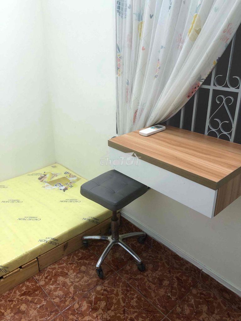 Phòng cửa sổ đầy đủ tiện nghi tại 143/76 gò dầu
