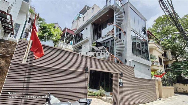Biệt thự vip trần cung - ô tô đỗ sân 3 cái - nội thất cực kì hiện đại