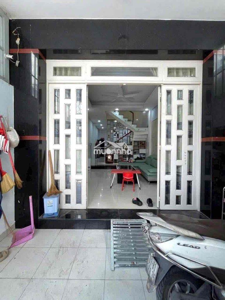 Nhà đẹp full nội thất ngay lê văn việt - ngã 4 thủ đức - 2lầu 3pn - 2