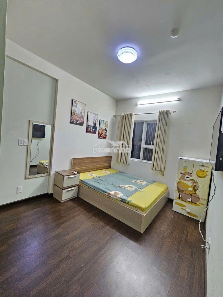 Căn 2p ngủ-77m2,nội thất,giá 11tr/th -c/c hoa sen- lạc long quân