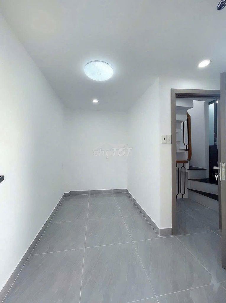 Nhà hẻm âu cơ- lạc long quân 6 x 3,5m trệt 2 lầu đúc 2pn 2wc - 2
