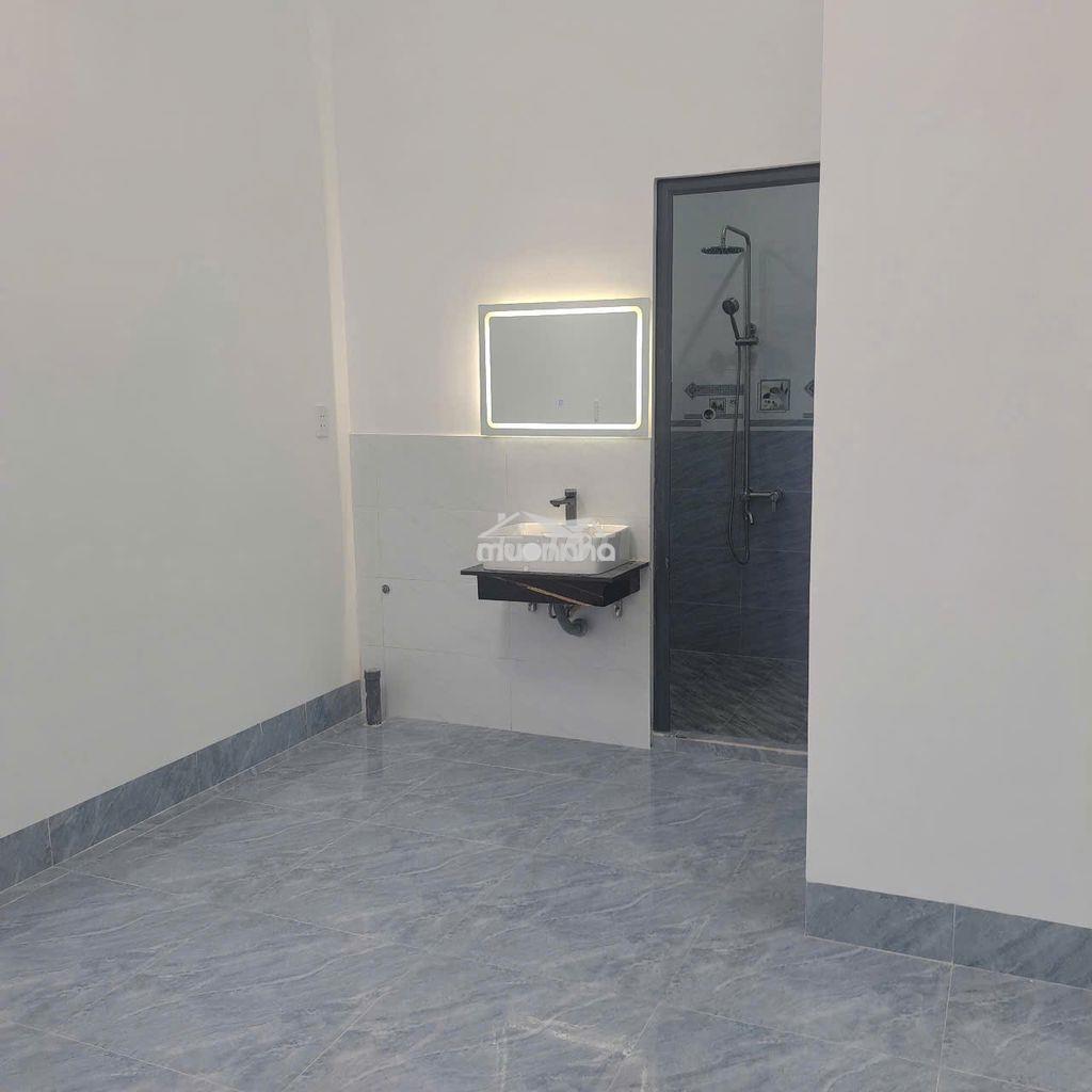 Bán nhà mới 100% ngay trường học cấp 1 thới hòa - 2