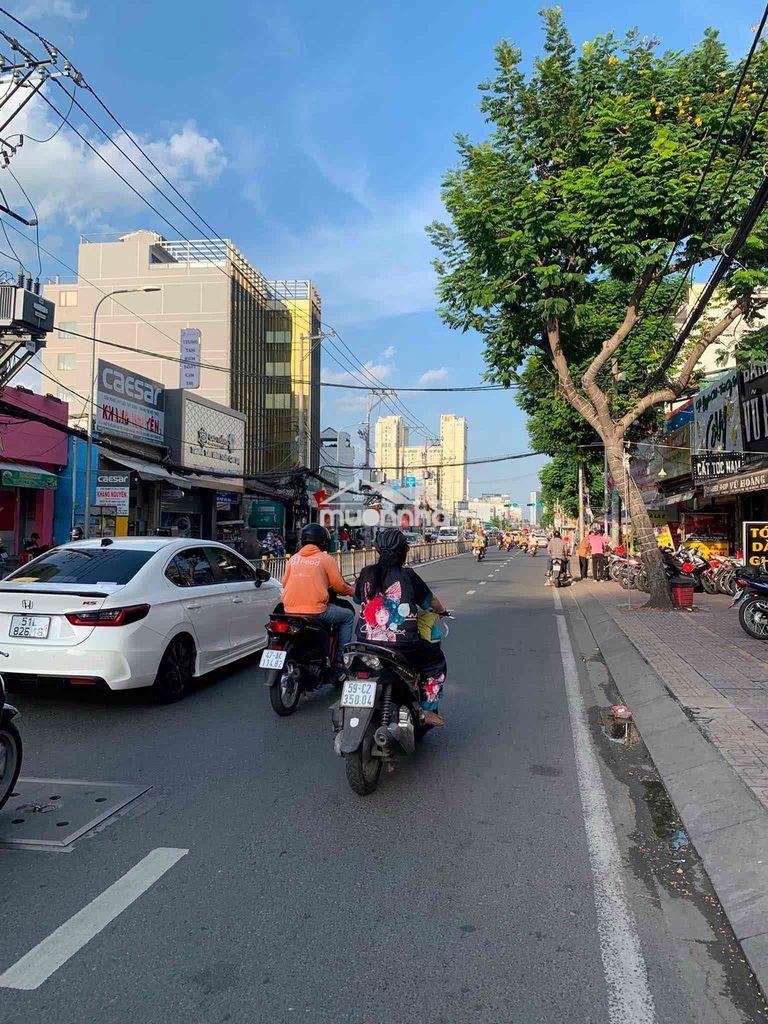 Nguyễn thị thập - 4 tỷ 990 - ôtô tới cửa - nhà 2 tầng 72m2 - ngang 6,4 - 4