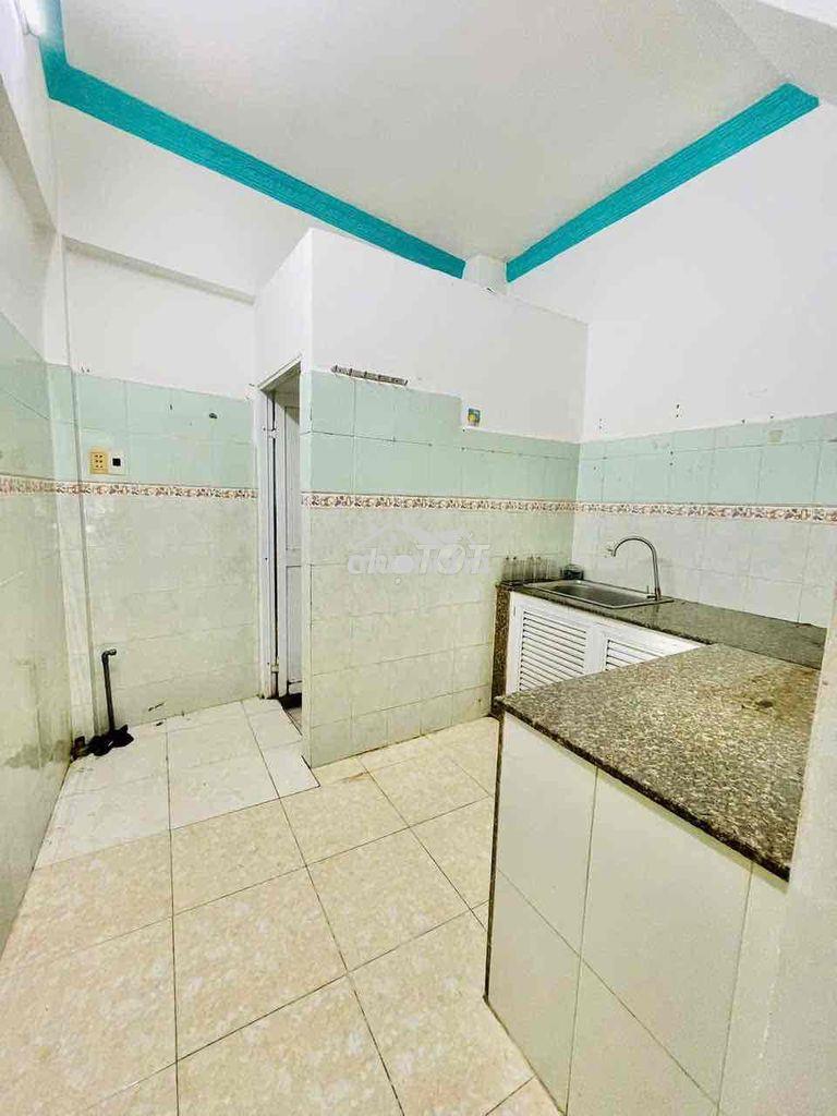 Cho thuê nhà hẻm xe hơi 4*10m 2lầu 2pn.3wc nguyễn văn công 10tr - 3
