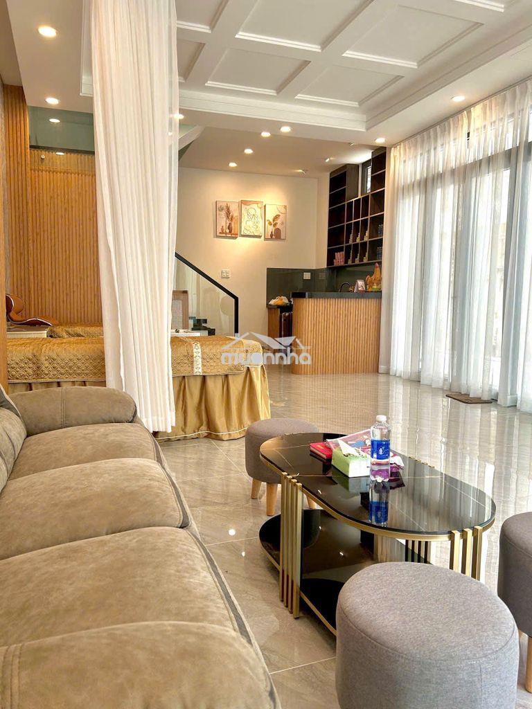 Cần cho thuê nhà hẻm 456 cao thắng. dt: 4,5m x 18m, 3 lầu . hẻm 7m - 3