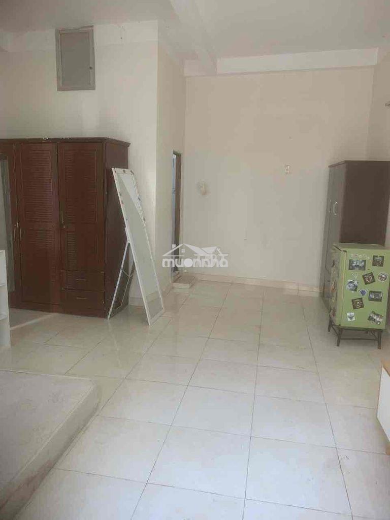 Phòng trọ quận 1 ghép 1-1 có ban công - 2