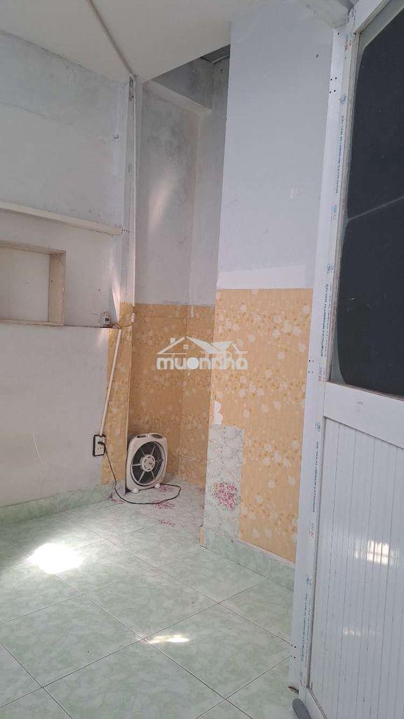 Phòng nhỏ có wc riêng,máy giặt, giờ tự do 217/7a bùi đình túy - 3