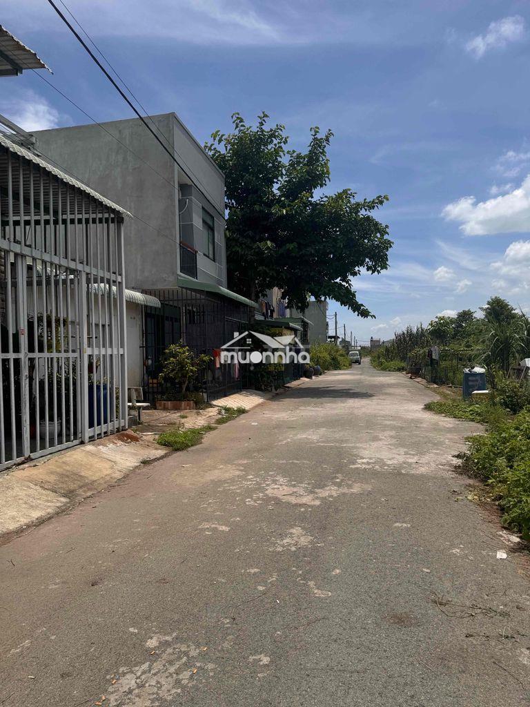 Bán nền đất tân đức 5x25 - giá 1tỷ450triệu - đường nhựa