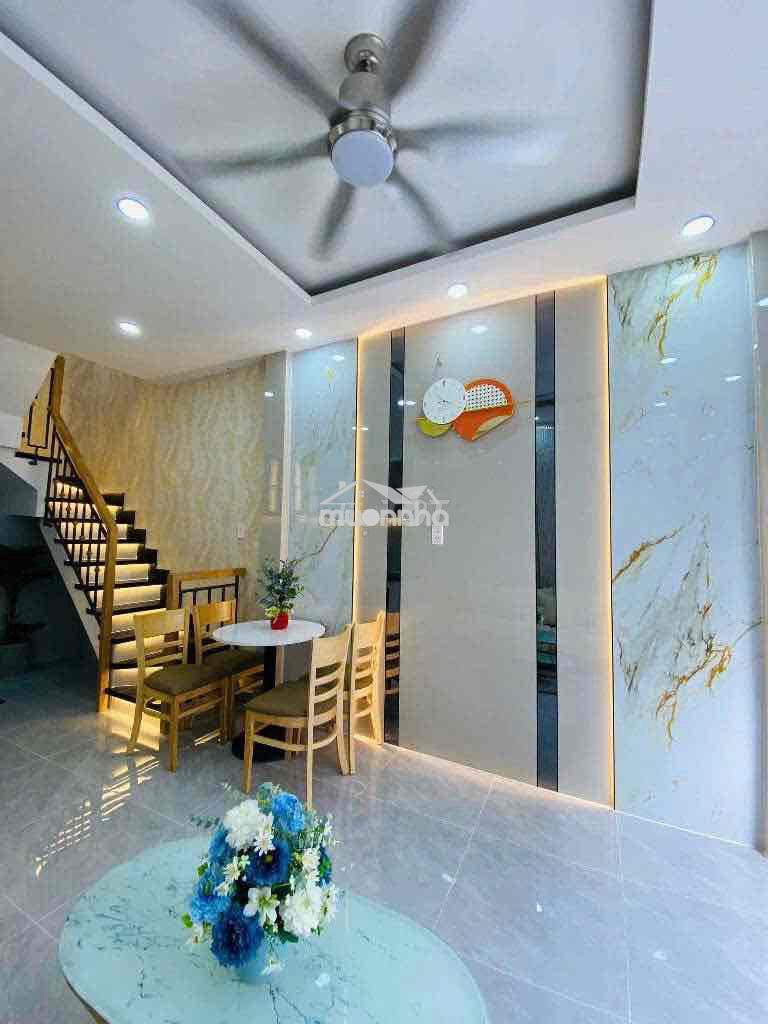 Nhà gò vấp gần cv làng hoa - 40m2 dtsd - ô tô 4 chỗ đỗ cửa - chỉ 2,55t - 4
