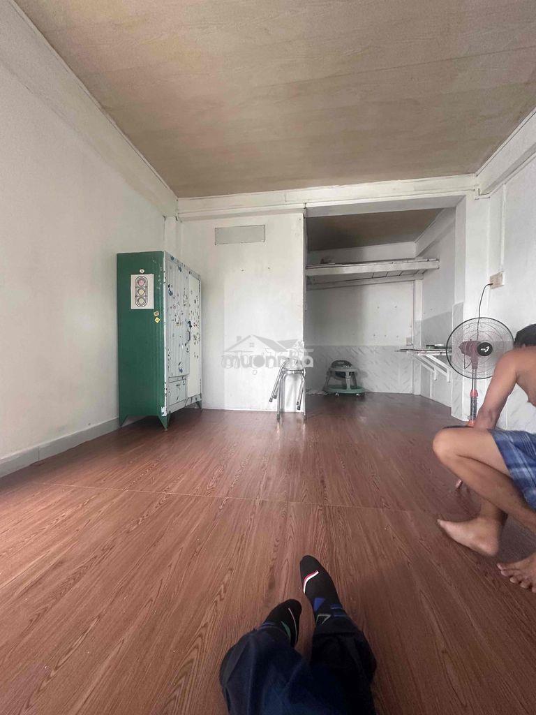 Cho thuê 3.5tr phòng trọ ban công thoáng 37m2 phan văn trị 5x7 có gác