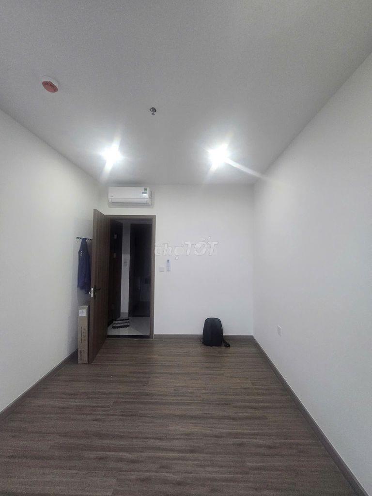 Cho thuê 1pn 47m2 nhà trống có rèm 5tr a&t sky garden 