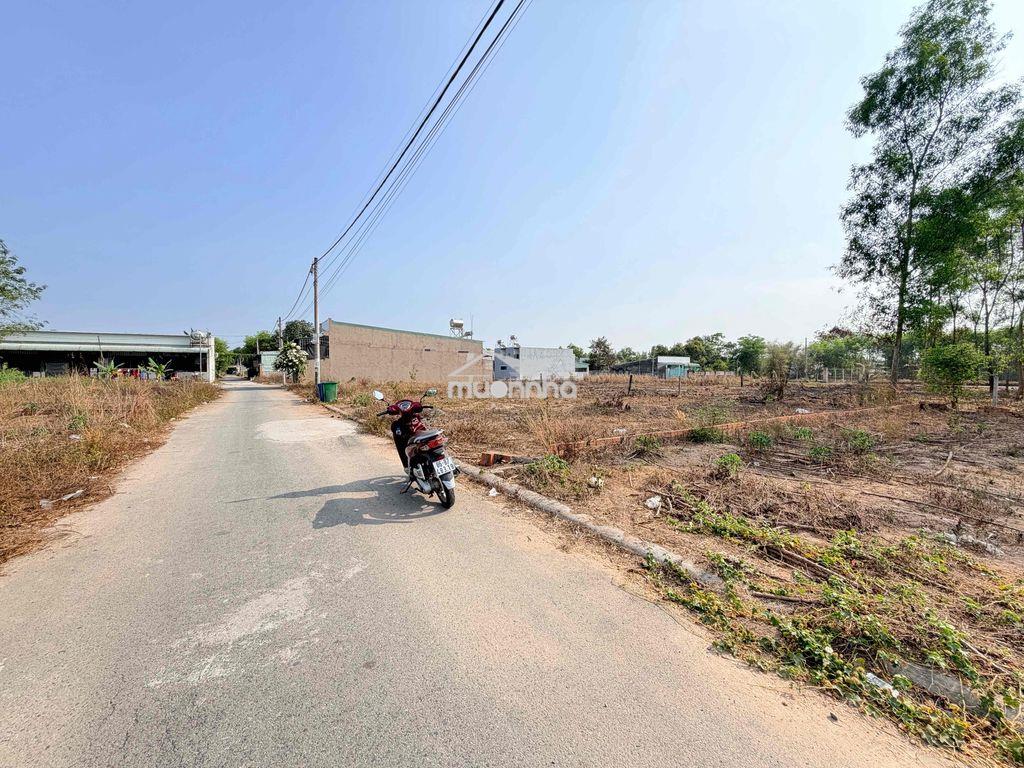 Ấp 3 an viễn, ngay trung tâm hành chánh xã; 106m2 thổ cư 80m - 4