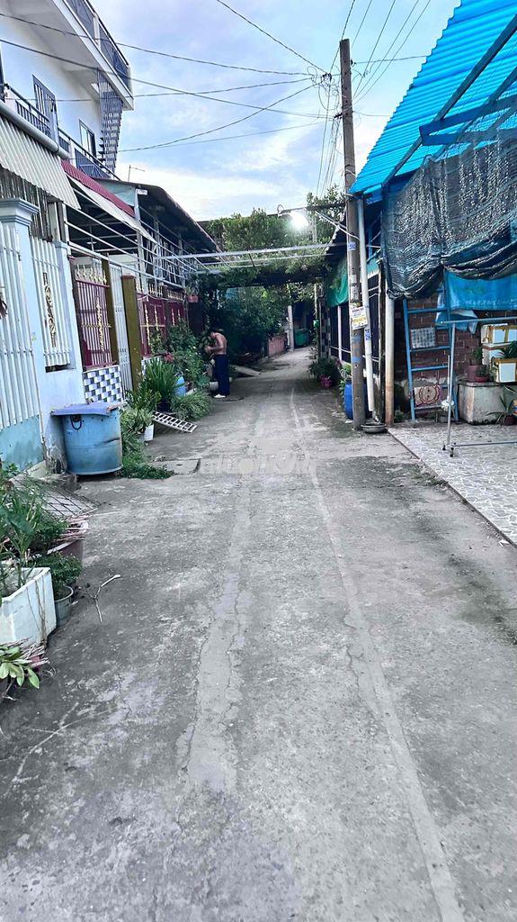 Cho thuê phòng trọ ngay ngã 3 tân quý tây xã bình chánh