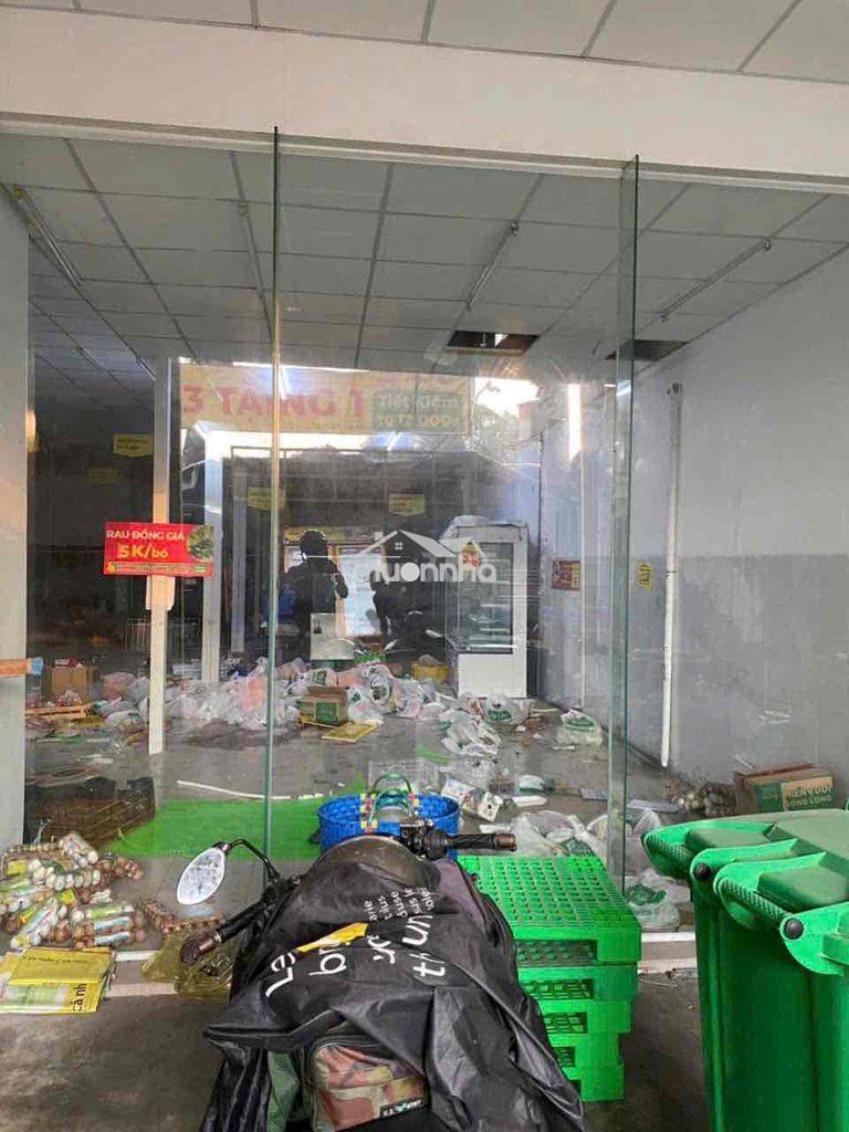 Cho thuê nhà mặt tiền trung mỹ tây 2a giá tốt - 2