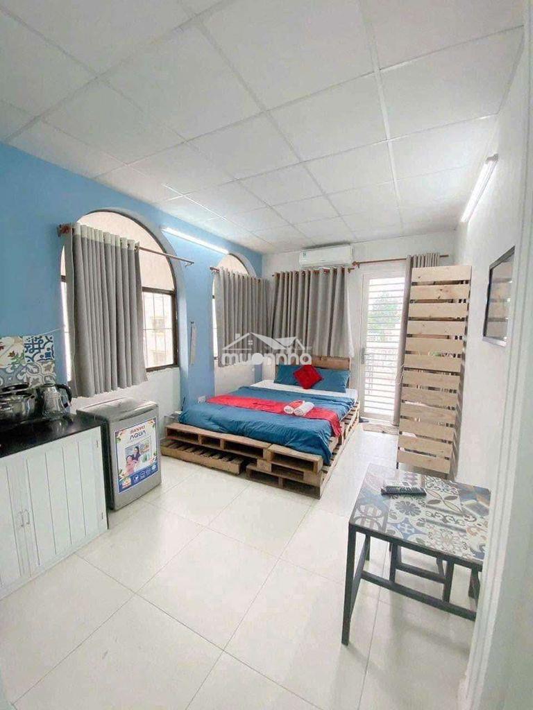 Phòng + sân siêu rộng thoáng - thang máy chỉ 6tr - ngay vòng xoay đbp
