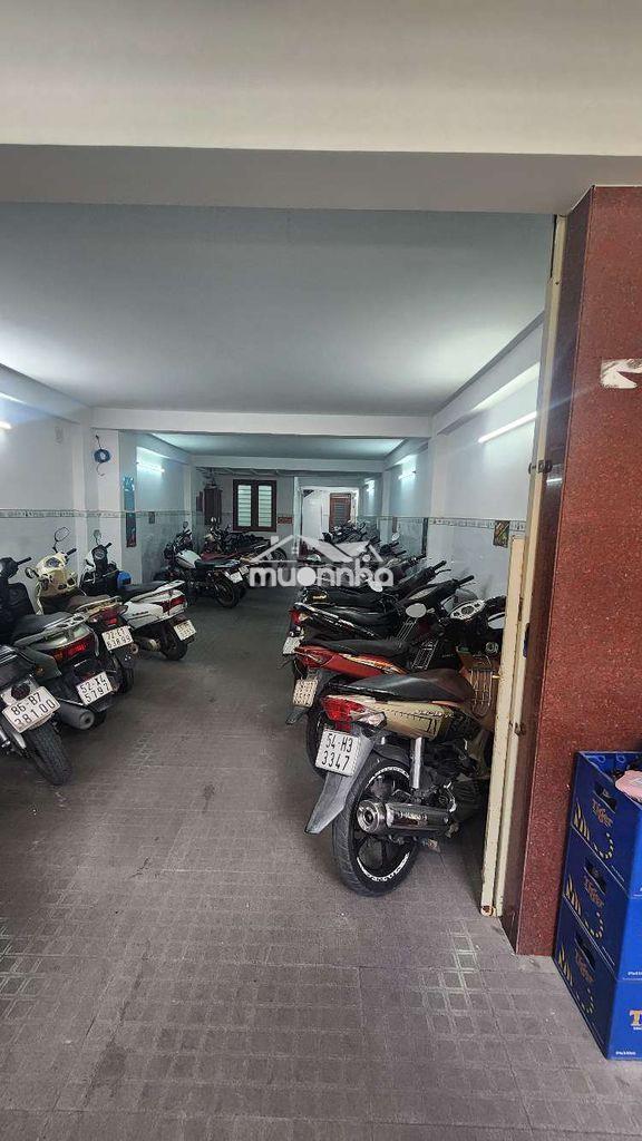 Phòng đẹp thang máy khóa vân tay