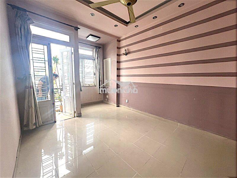 Nguyễn tất thành-gần cầu khánh hội- q4- 53m²- 4tầng btct-xe hơi đỗ cửa - 2