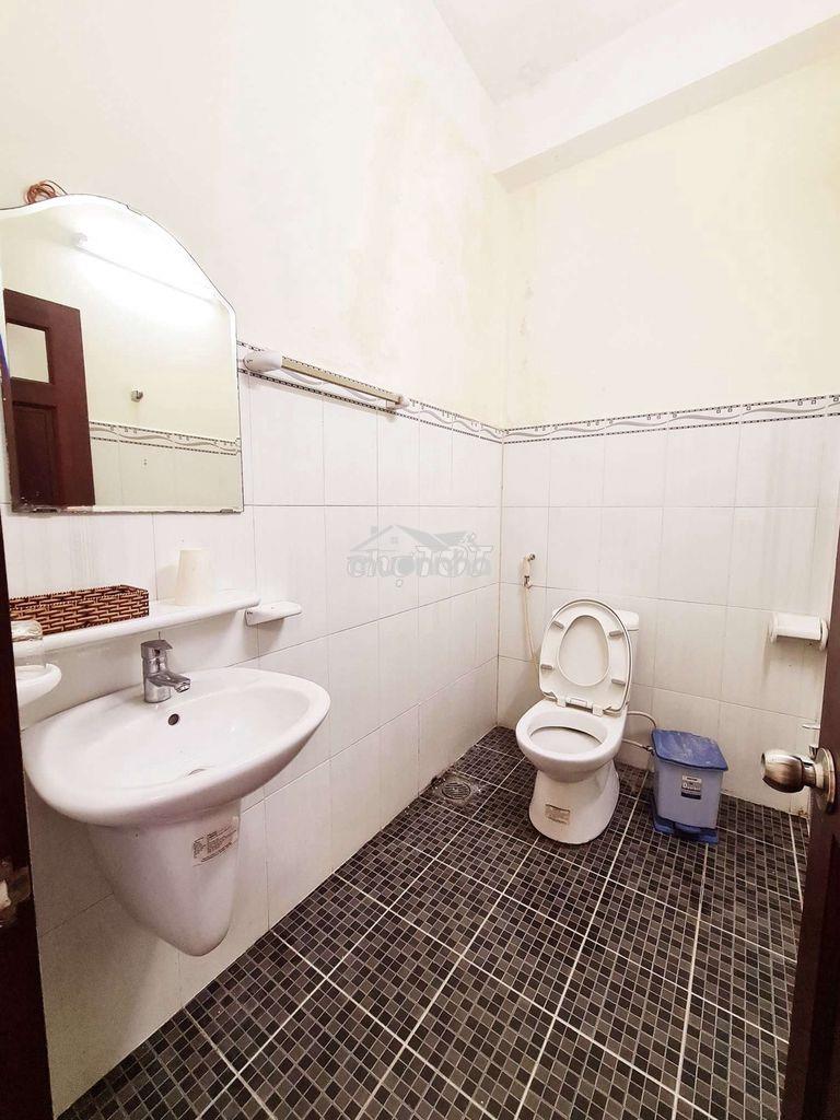 Phòng đẹp, máy lạnh, gần ngã tư 4 xã, trung tâm bình tân - 4