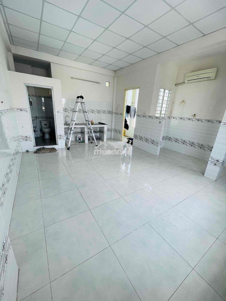 Phòng 30m2 gần cđ kinh tế đối ngoại có máy lạnh an ninh thoáng mát