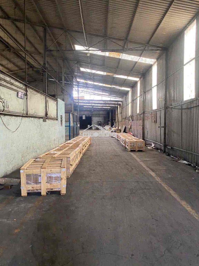 Cho thuê kho-xưởng (như hình) dt:300m2 và 550m2- 850m2 đường xe lớn và - 3